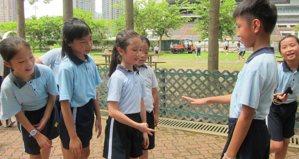 當代中國-飛凡香港-紅綠燈拍公仔紙跳橡筋繩那些年你玩過的童年遊戲