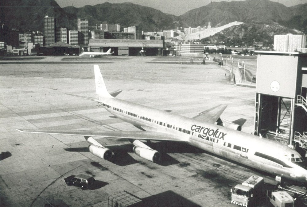 當代中國-飛凡香港-當年今日香港空運貨站啟用肩負航空貨運重任迎大灣區樞紐角色