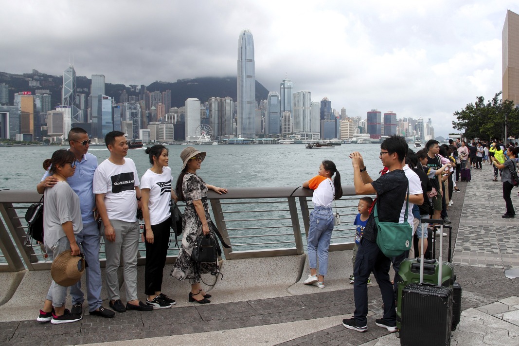 當代中國-飛凡香港-香港回歸25周年｜2003年開放自由行本港經濟低谷反彈