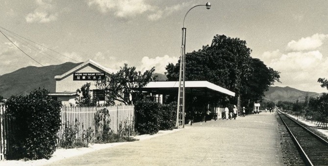 1962年的九廣鐵路上水火車站。（圖片來源：香港大學圖書館）