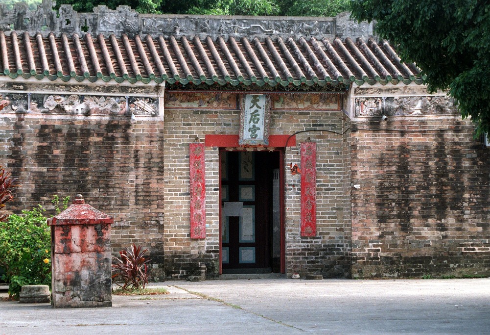 粉岭龙跃头天后宫宫为两进式建筑，根据介绍，庙的正殿供奉着天后及其侍神千里眼和顺风耳。不过此天后宫的建筑年代如今已难稽考。（图片来源：Getty）