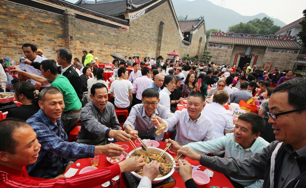 祠会进行传统点灯仪式，祈求子孙平安，生生不息。（图片来源：Getty）