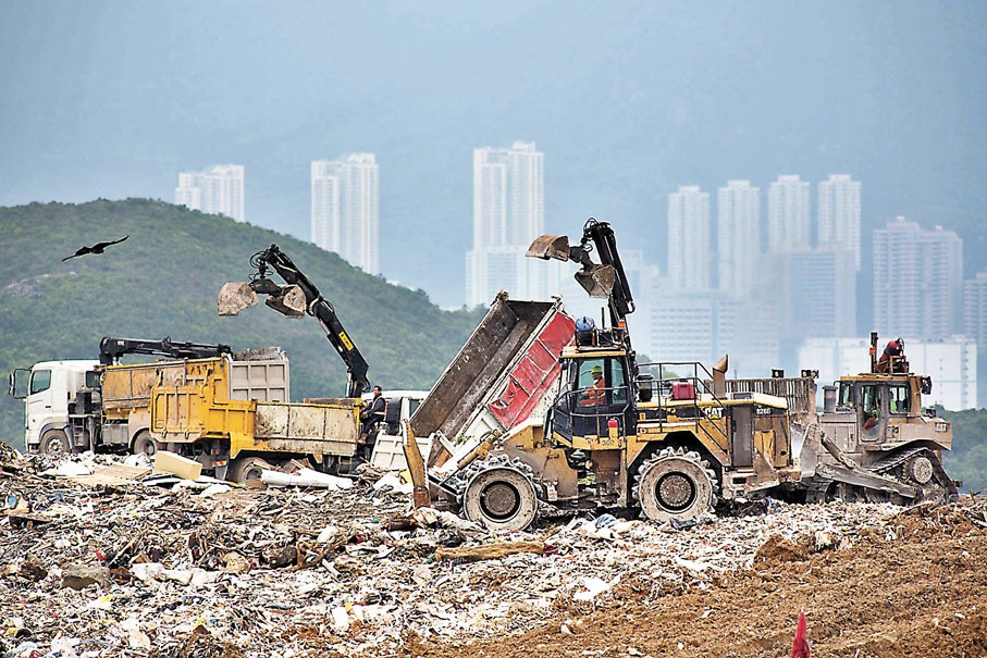 政府預計，按目前港人棄置垃圾的速度，本港現有的3個堆填區將於2030年飽和。（網上圖片）