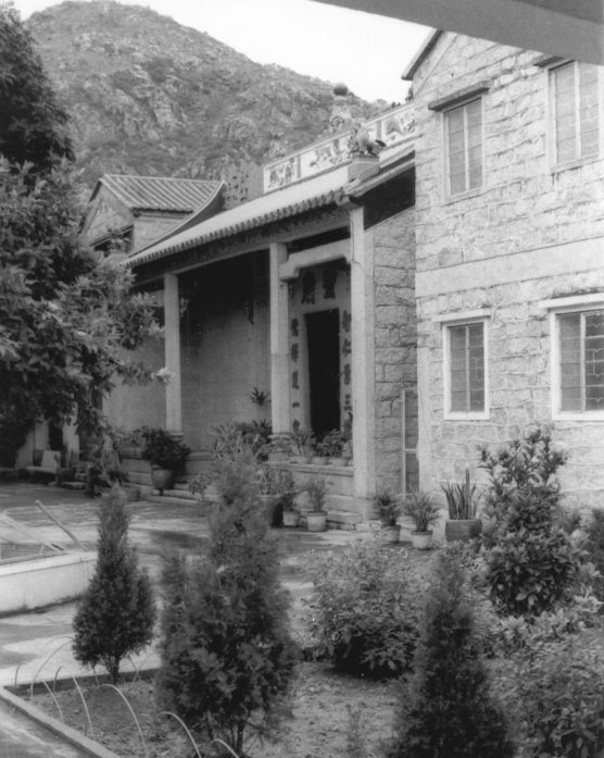 屯门三圣庙在1921年落成,为二级历史建筑。 屯门三圣庙在1921年落成,为二级历史建筑。