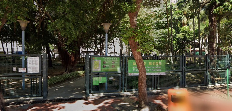 沿着柴湾角街往大涌道方向，右旁是柴湾角休憩花园。