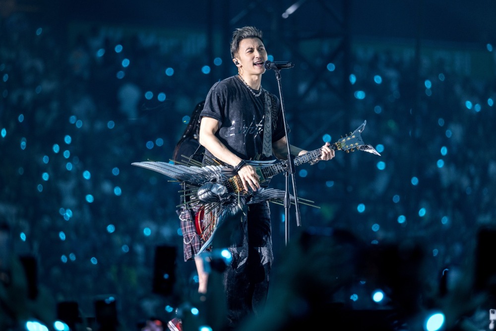 狄波拉在谢霆锋出世时找八珍帮忙煲甜醋猪脚姜。