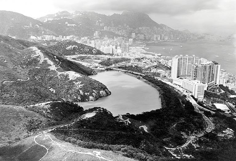 由于炼糖需要用到大量淡水，为确保水源充足，昔日太古洋行在北角及鲗鱼涌半山兴建水塘