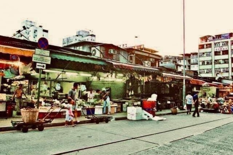 1951年联和墟正式建成启用，当中既兴建了有盖市场，亦设有露天市场。