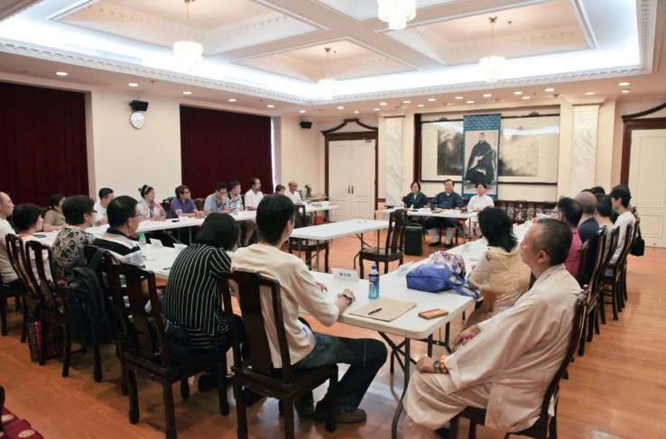 1992年開始，蓬瀛仙館把經懺培訓普及化，供有興趣的市民報讀。