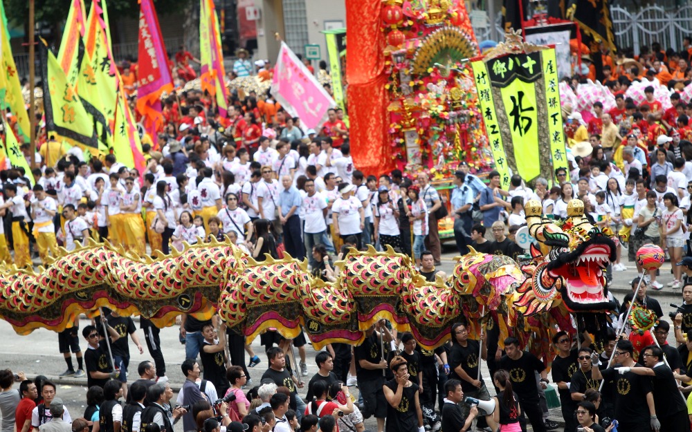 元朗十八鄉天后寶誕會景巡遊是香港最盛大的天后誕巡遊,圖片攝於2012年。 元朗十八鄉天后寶誕會景巡遊是香港最盛大的天后誕巡遊,圖片攝於2012年。