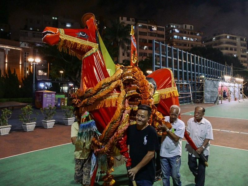 在潮人盂蘭勝會可見「紅色神馬」，職責是往來人間與天界