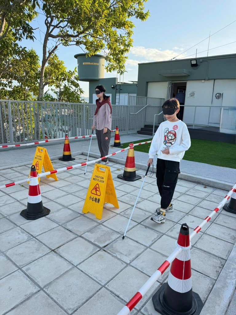 香港導盲犬學苑期望透過公眾教育，增加社會對導盲犬及視障人士的認識和關注。