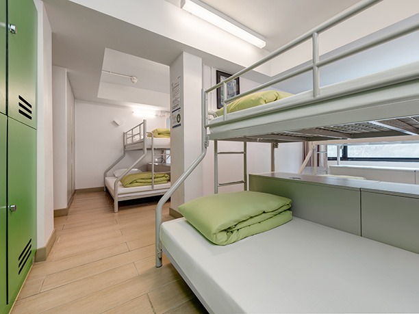 深水埗YHA美荷樓青年旅舍亦提供男生或女生宿舍床位