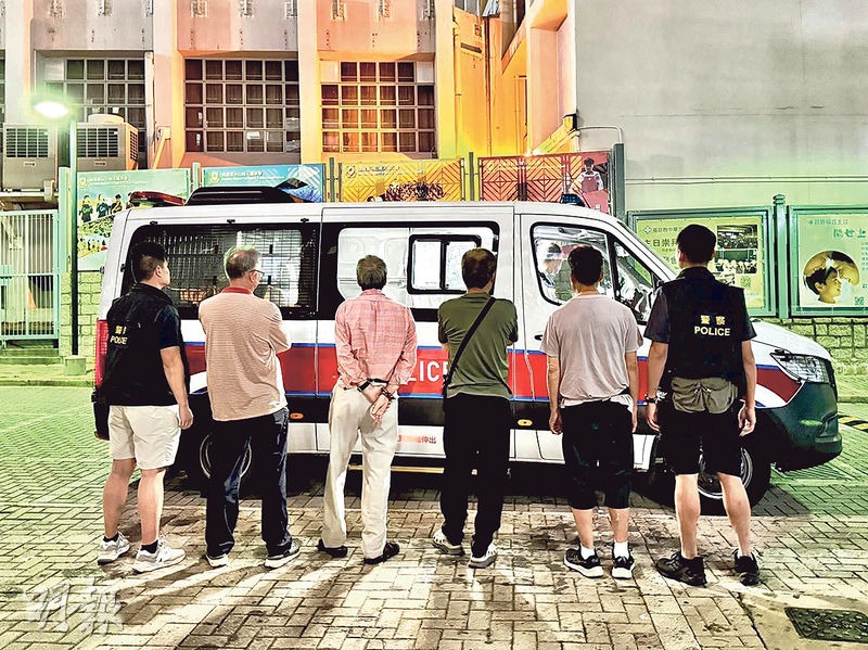 在無人機的協助下，警方成功在馬鞍山頌安邨拘捕多名聚賭人士。