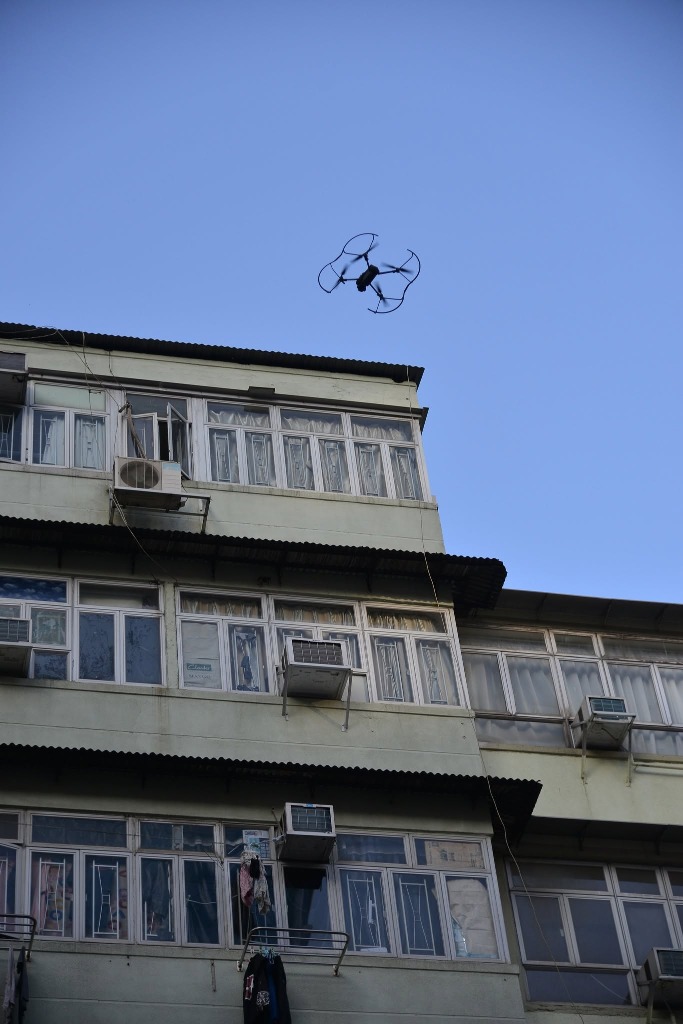 引入無人機後，屋宇署可以突破物理限制，對建築物進行全方位高空俯瞰。