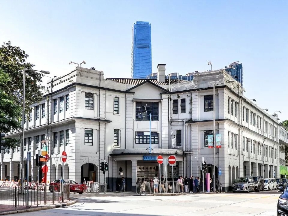 舊油麻地警署樓高3層，屬於新古典主義的愛德華時期建築風格
