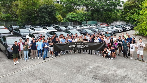 XPENG SUV G6車主一起進行遙控泊車 2025年5月,眾多XPENG SUV G6車主以38輛創下最多電動SUV同時進行遙控泊車的世界紀錄。