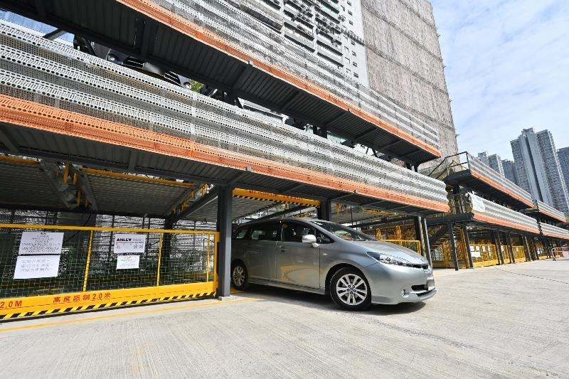 2021年11月，荃灣海盛路短期租約停車場成為政府首個設置自動泊車系統的停車場。