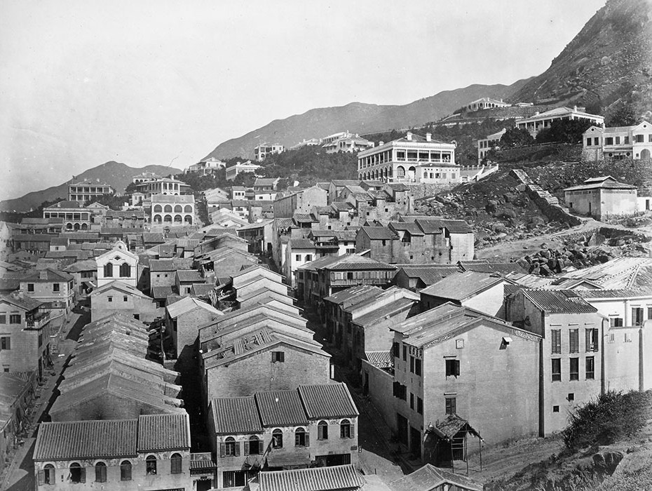 1880年的港島太平山街唐樓林立 1880年的港島太平山街唐樓林立