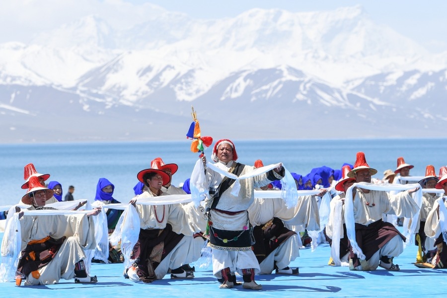 A cultural performance by the lake Namtso