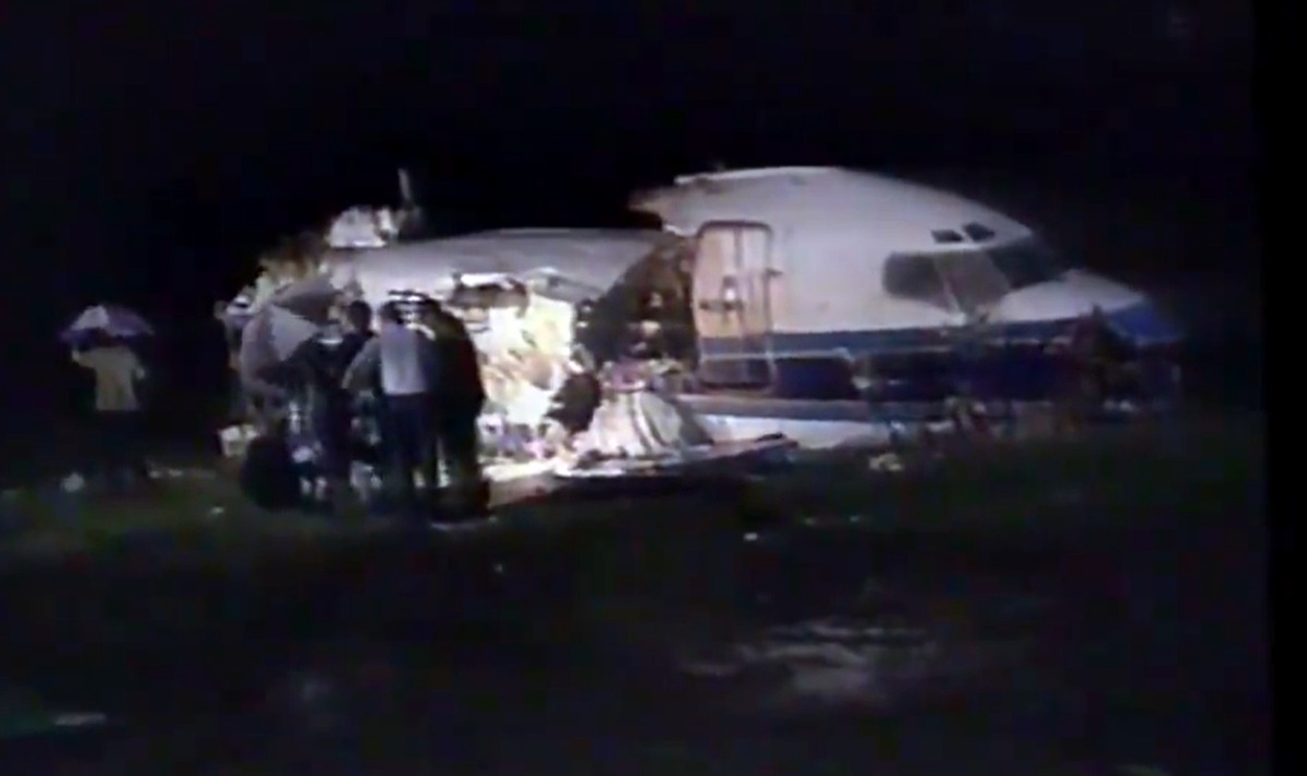 5.8 air crash in Shenzhen Airport in 1997