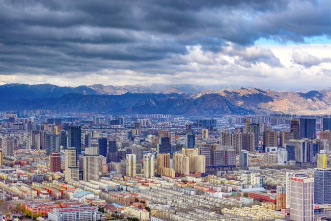 內蒙古首府呼和浩特人口超過360萬，是一座現代化城市。