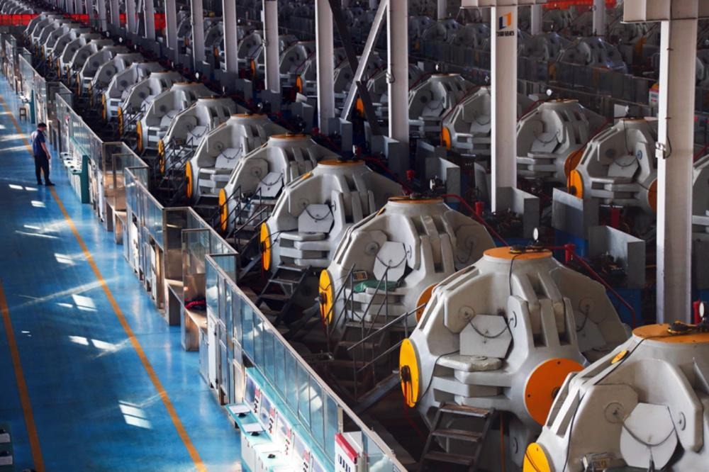 The "cubic press" used in the "High-Pressure/High-Temperature" technique