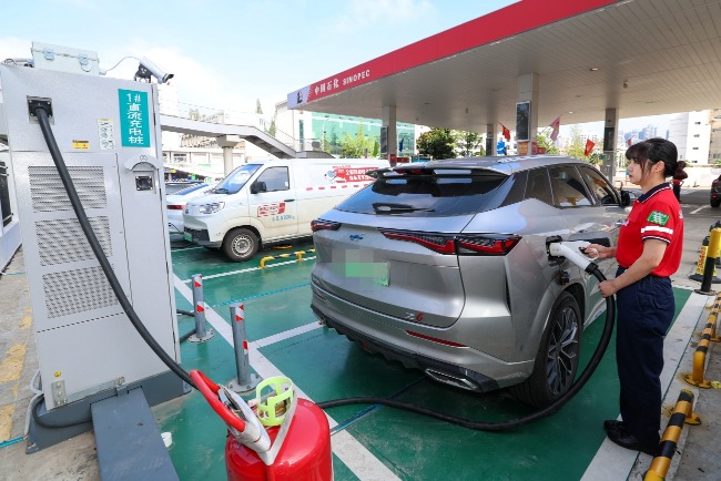  普及電動車除了減少使用石油，也更加環保。