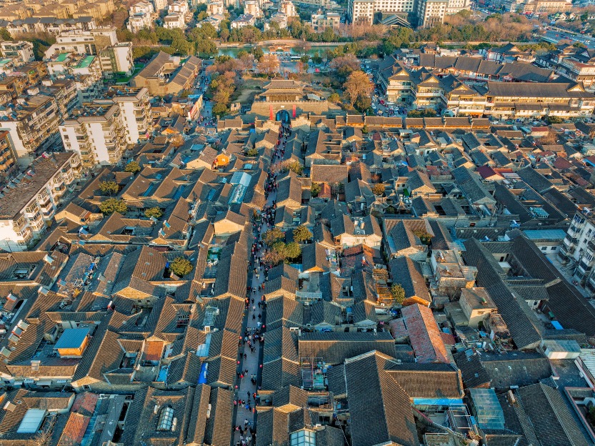 An aerial view of Guangling District, Yangzhou. Hangji Town, the capital of toothbrushes, is located in the southeastern part of Guangling District.