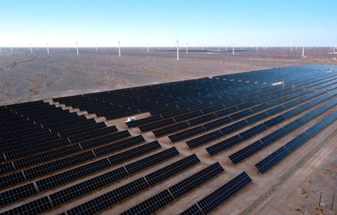 光伏發電與風力發電相結合，提高了空間利用率