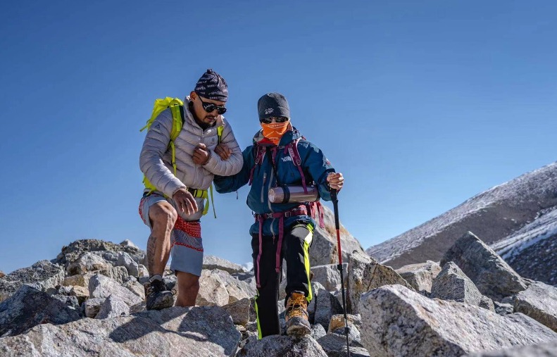 登頂珠峰-張洪03