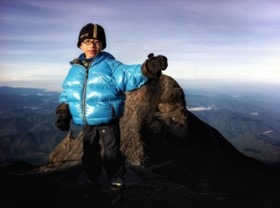 登頂珠峰港人曾朗傑8歲攀上富士山