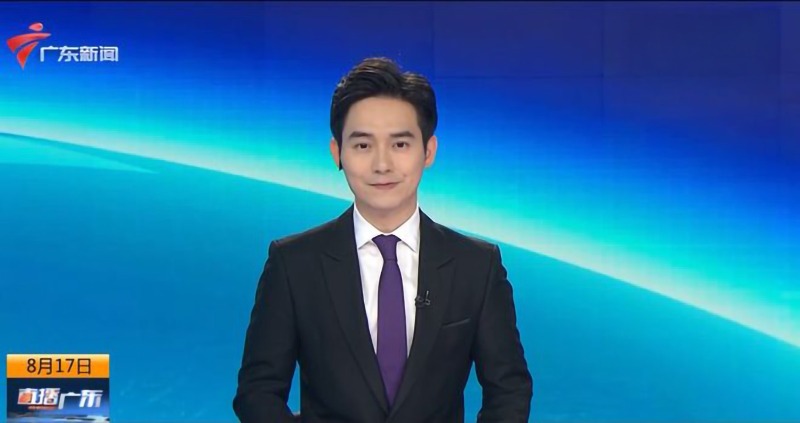 2005年，張弛開始做廣東廣播電視台新聞主播，接觸粵語文化愈多，使他愛上研究粵語文化。