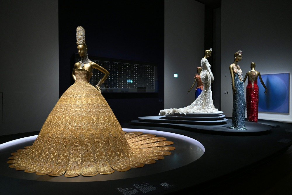 2024年9月，郭培在香港M+博物館舉行「郭培：藝想天開」展覽