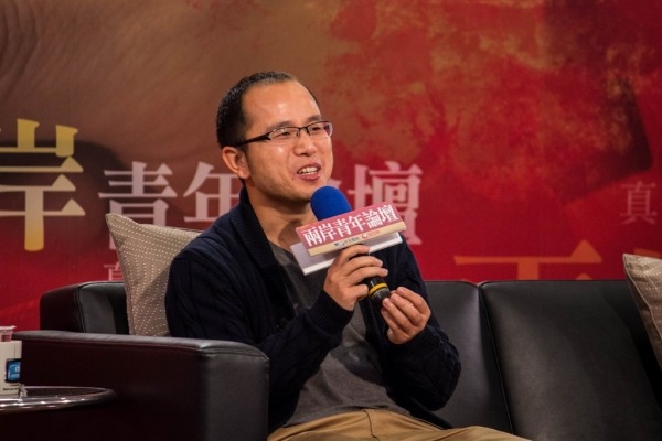 《我在故宮修文物》在中國爆紅後，導演葉君在2017年出席《兩岸青年論壇》分享拍攝點滴。