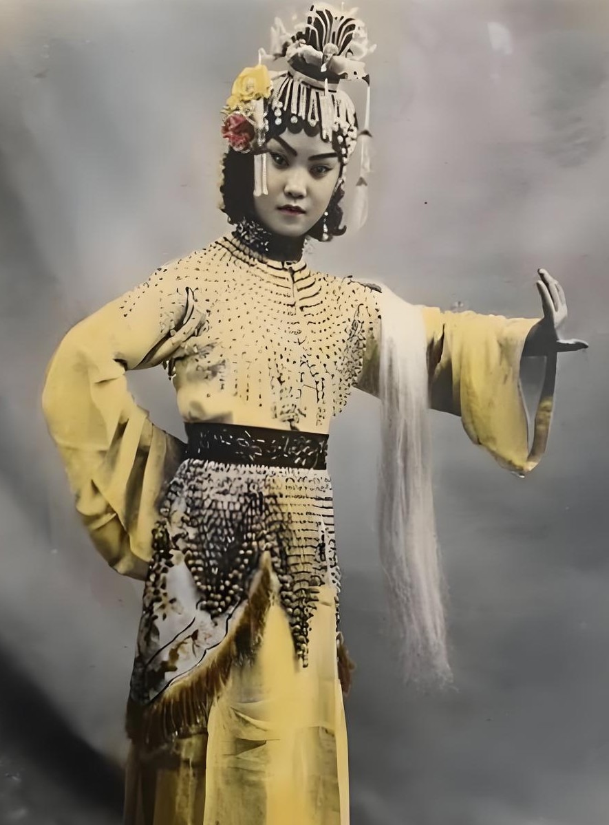 少年郭蘭英 少年郭蘭英演出晉劇的劇照。