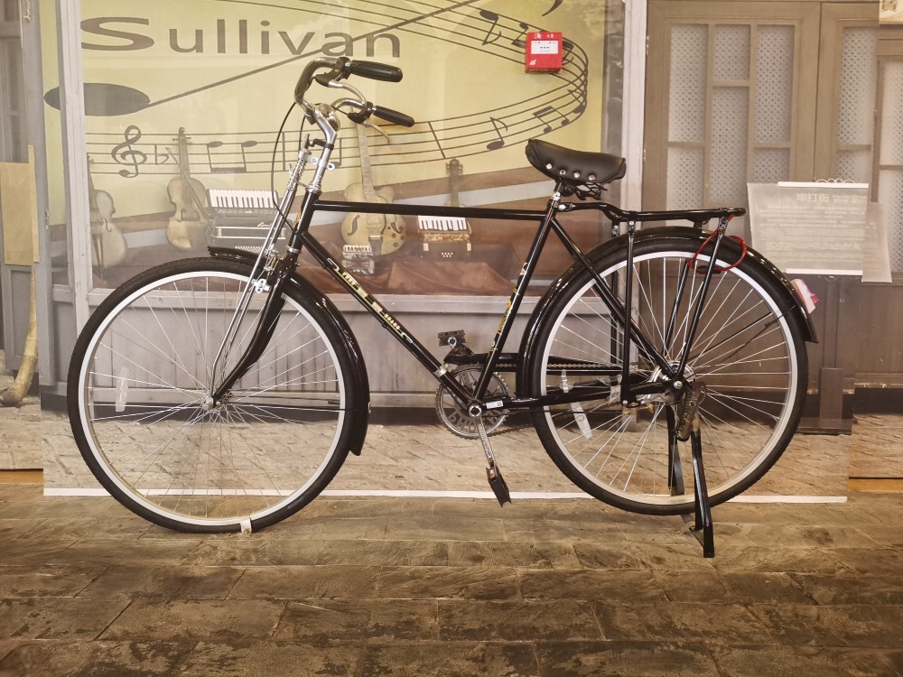 鳳凰牌單車 單車曾是上世紀50至70年代的結婚必備「三大件」之一,圖為名牌單車之一的鳳凰牌單車。