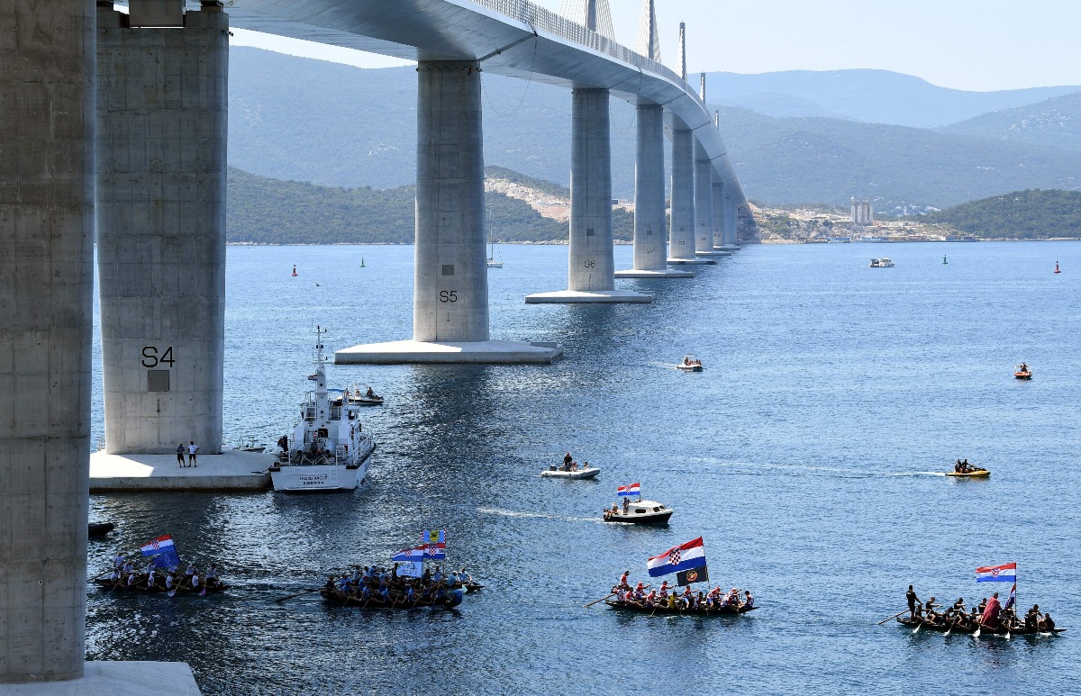 克羅地亞佩列沙茨大橋