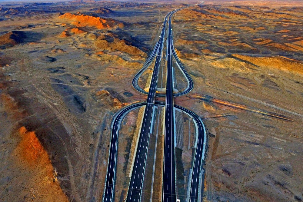 京新高速-沙漠高速公路