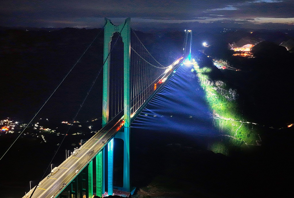 花江峡谷大桥夜景