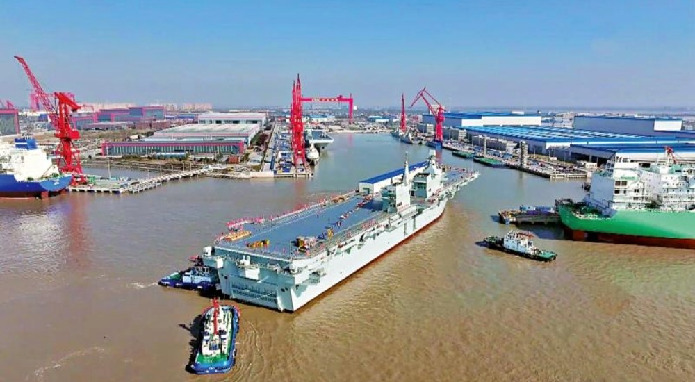 「076」是世界第一款配備彈射器的兩棲攻擊艦,圖為其首艦「四川艦」2024年2月27日下水。(網上圖片) 「076」是世界第一款配備彈射器的兩棲攻擊艦,圖為其首艦「四川艦」2024年2月27日下水。(網上圖片)