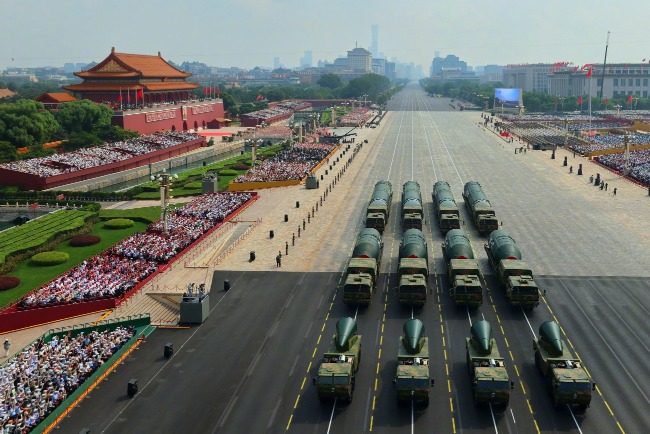 东风-5C是大国重器，在2025年9·3阅兵压轴出场。