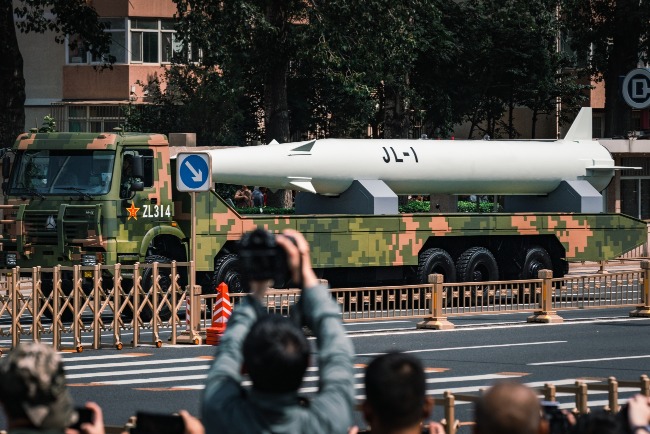 配备核弹头的“惊雷-1”能威胁美国本土，是国之重器。