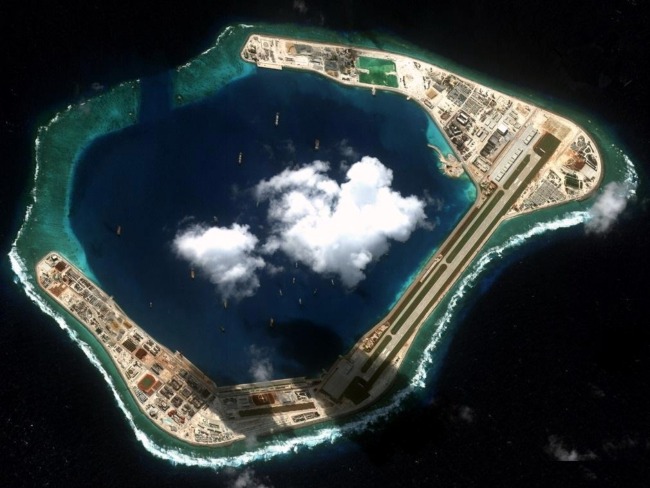 南部戰區海軍總部設在廣東，軍迷認為以「廣東艦」為名，正好對應南海的戰略核心。圖為中國在南海的渚碧島。