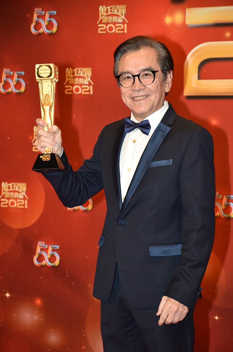 姜大衛《萬千星輝頒獎典禮2021》奪得「萬千光輝演藝大獎」