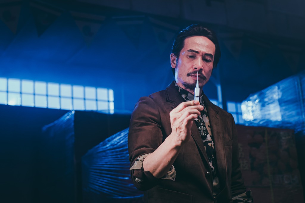 陈豪在《破毒强人》饰演“毒王”文华，他为角色下了不少心思，例如 刻意压低声线。