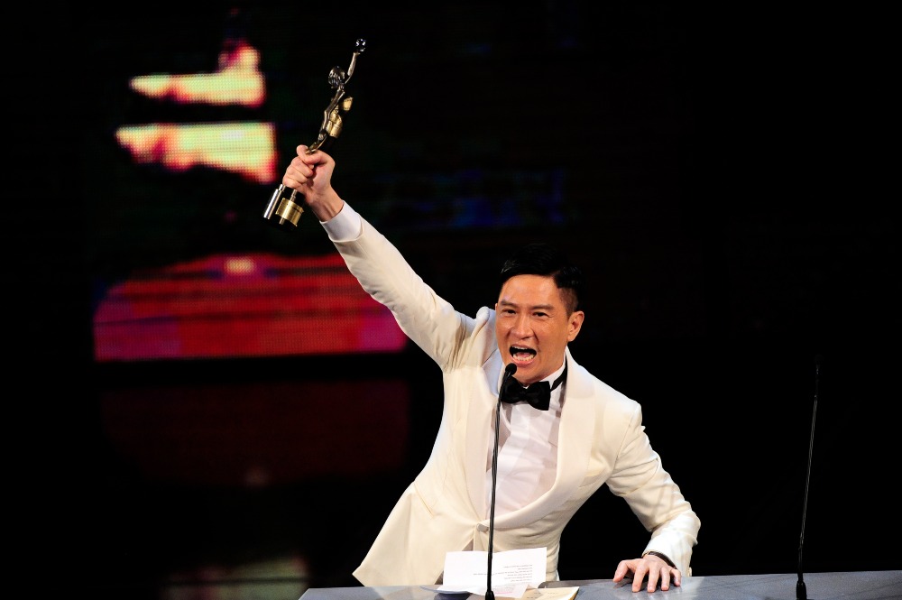 繼2009年後，張家輝在2014年憑《激戰》再度贏得香港電影金像獎影帝，禁不住振臂高呼！