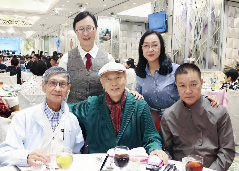 羅家英曾多次公開表示：「我後半生的藝術成就脫胎換骨，都是劉老師（劉洵）之功。」