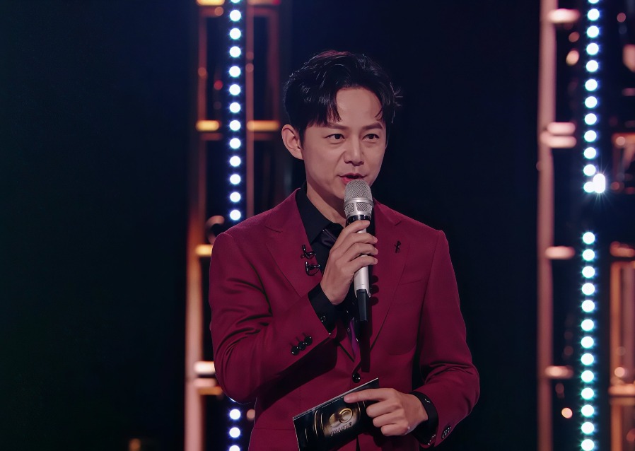 何炅 2023年,何炅主持音樂節目《聲生不息·寶島季》,表現細膩又真誠,整體得到很高的評價。
