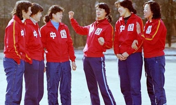 1981年11月，第一次奪得世界盃冠軍的隊員，包括曹慧英，楊希，孫晉芳，周曉蘭，郎平，張蓉芳。（網上圖片）